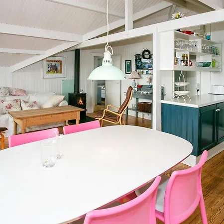 6 Person In Haarby Brunshuse