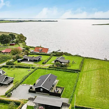 6 Person In Haarby * Brunshuse